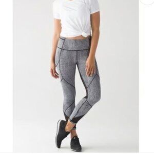 Lululemon || Abstract Grid Mesh Outrun Cropped Leggings